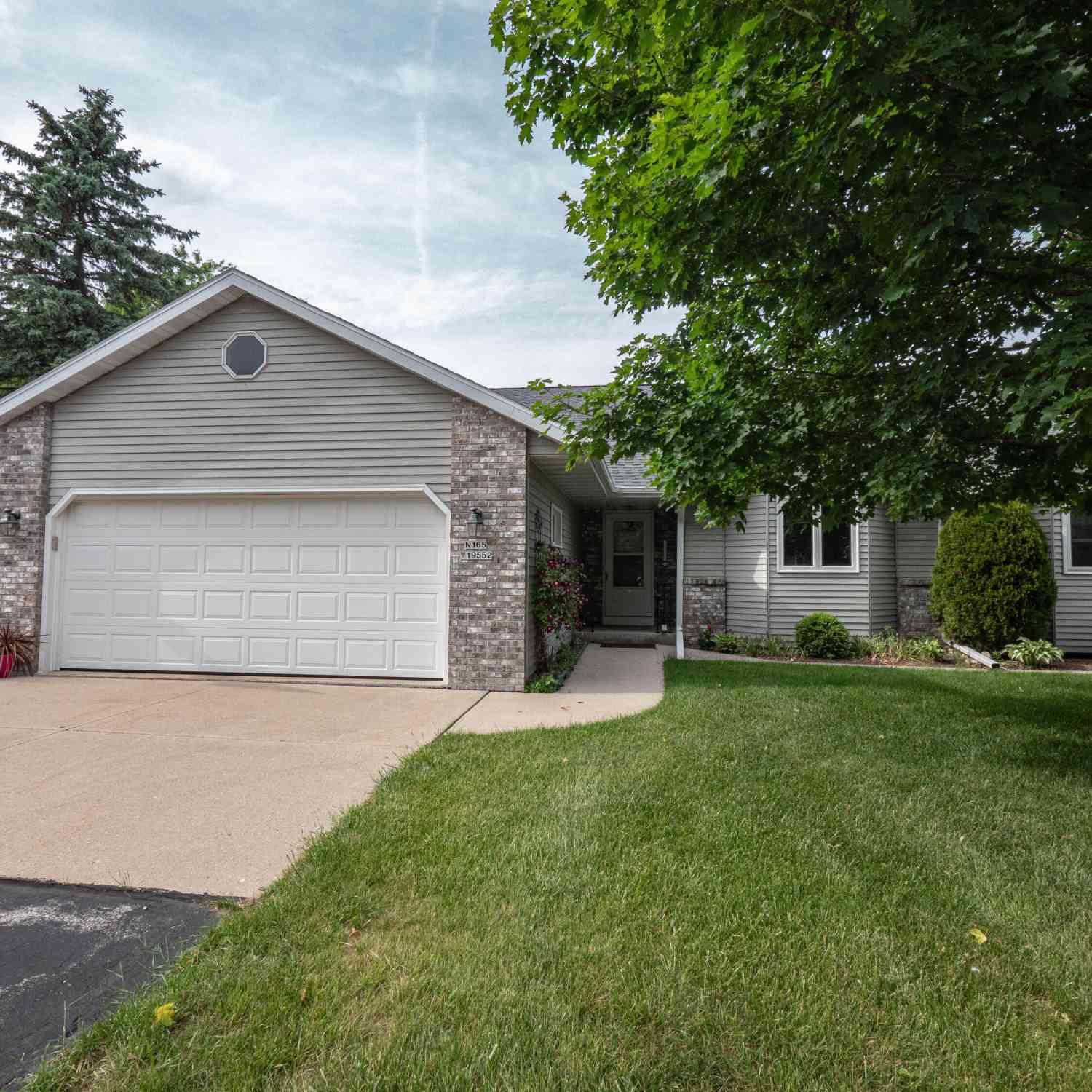 Condo For Sale - N165W19552 Partridge<br/> Jackson, WI 53037
