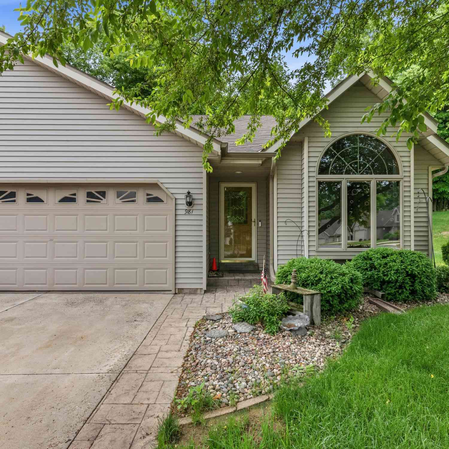 Condo For Sale - 981 E Loos<br/> Hartford, WI 53027