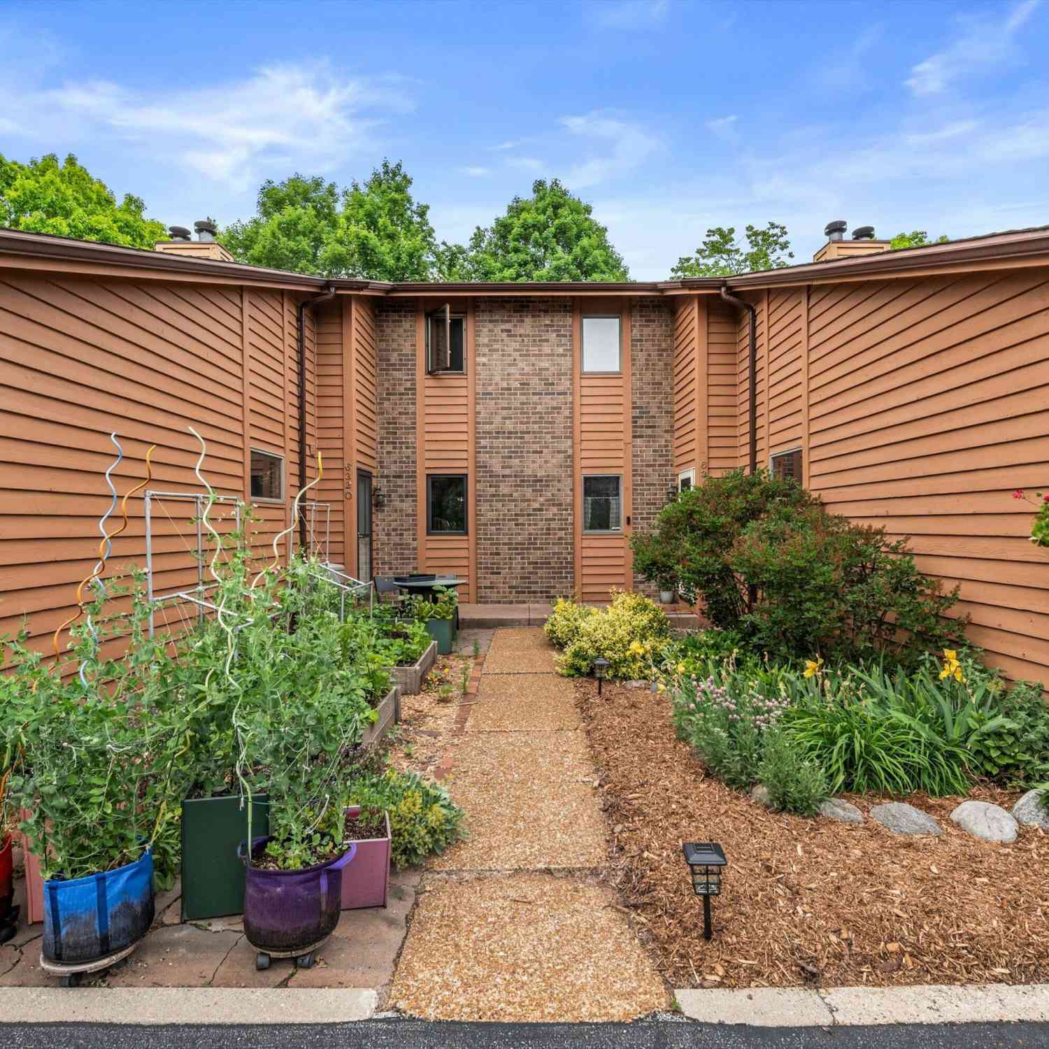 Condo For Sale - 6318 Cedar<br/> Wauwatosa, WI 53213