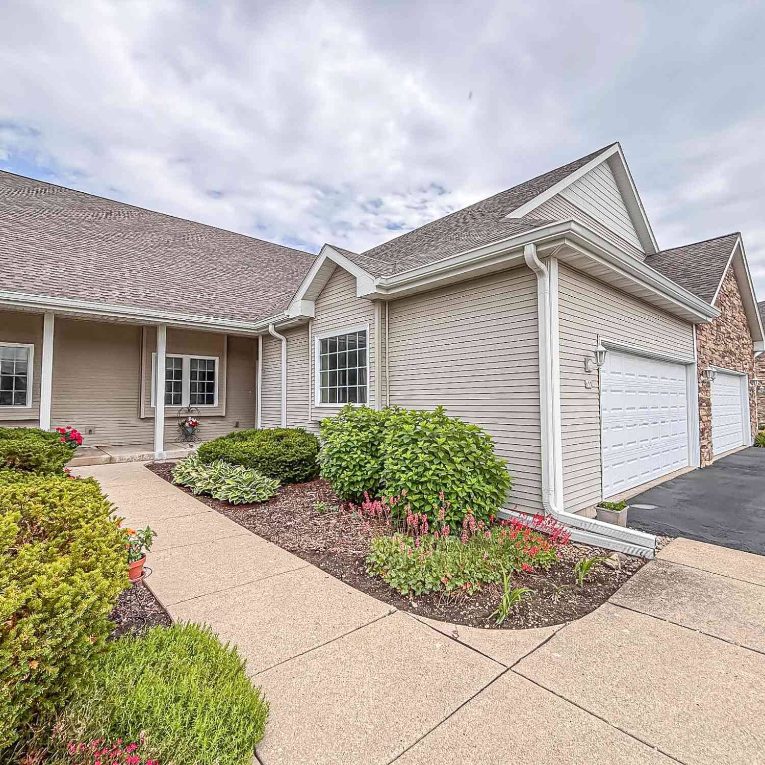Condo For Sale - 650 Waters Edge<br/> Whitewater, WI 53190