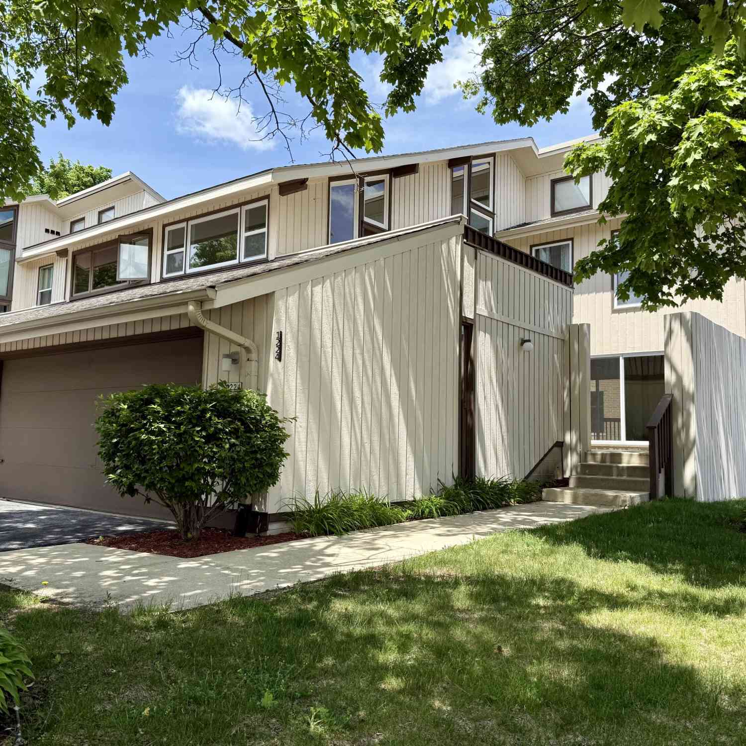 Condo For Sale - 1224 W Baldwin<br/> Mequon, WI 53092