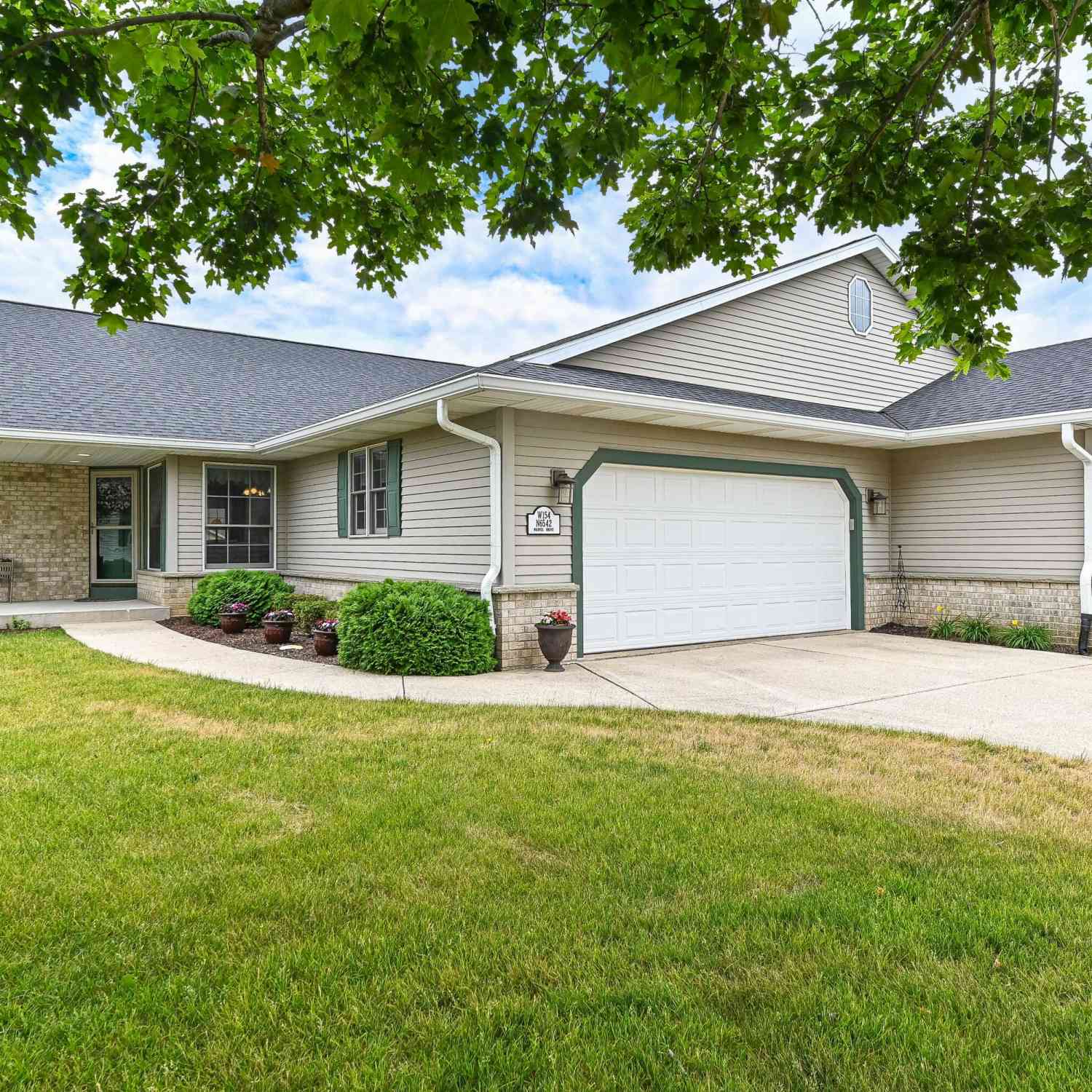 Condo For Sale - W154N6542 Marvel #30<br/> Menomonee Falls, WI 53051
