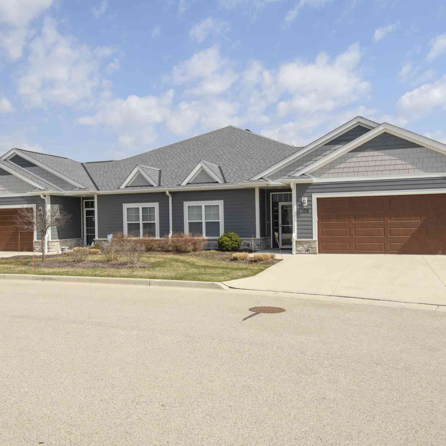 Condo For Sale - 106 Phantom Lake<br/> Mukwonago, WI 53149