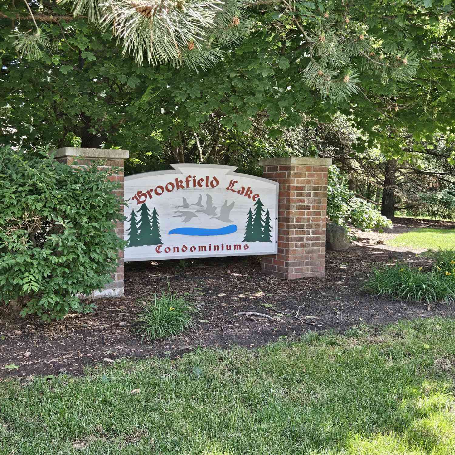 Condo For Sale - 18575 Brookfield Lake #62<br/> Waukesha County, Brookfield, WI 53045