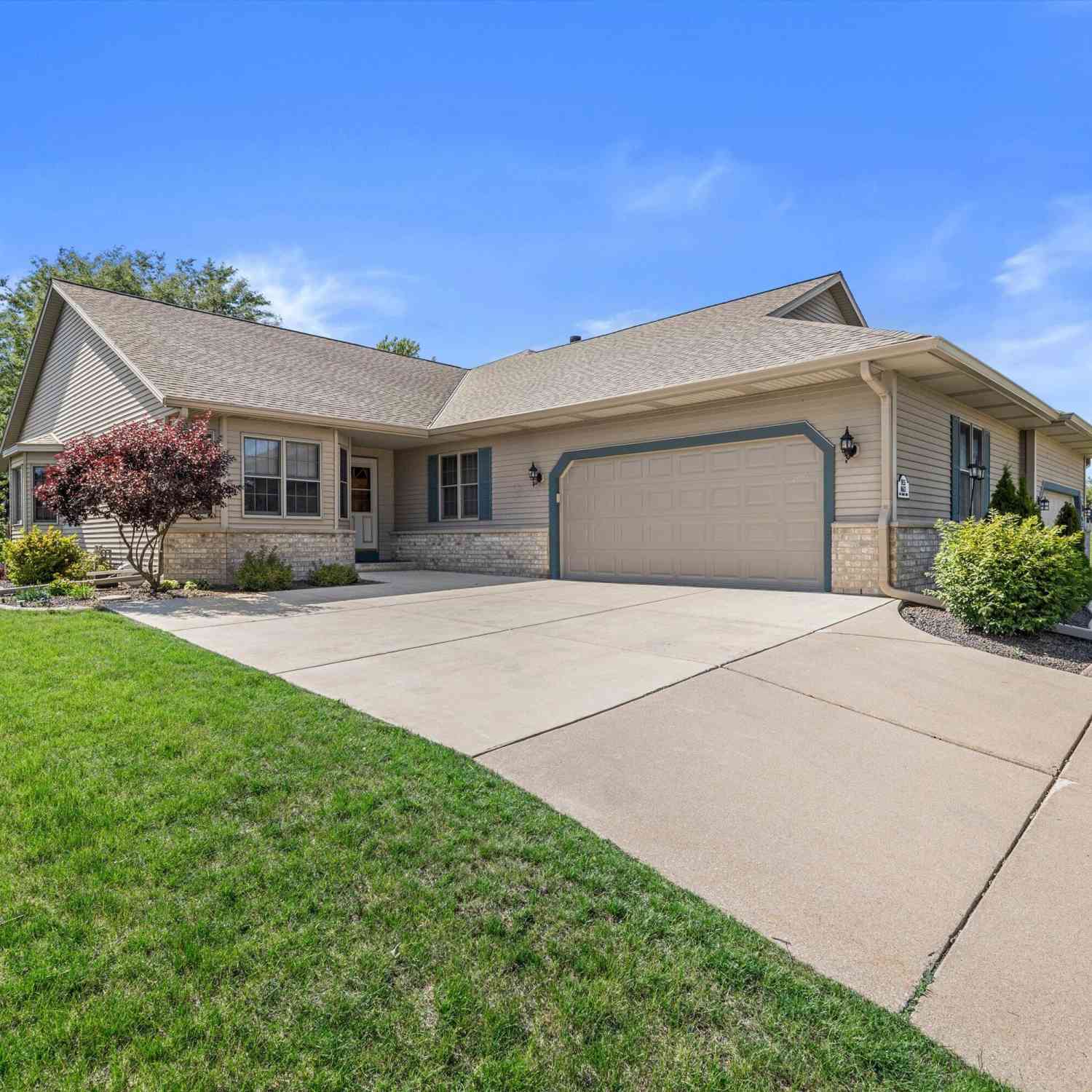 Condo For Sale - W155N6631 Blue Heron<br/> Menomonee Falls, WI 53051