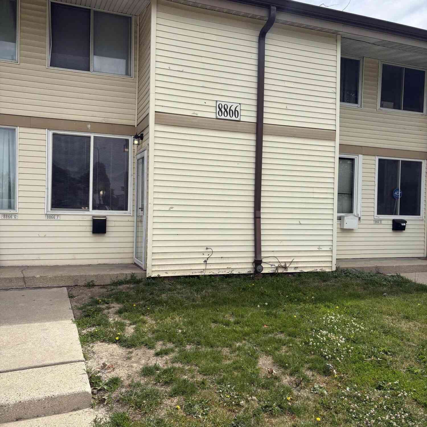 Condo For Sale - 8866 N 95th #F<br/> Milwaukee, WI 53224