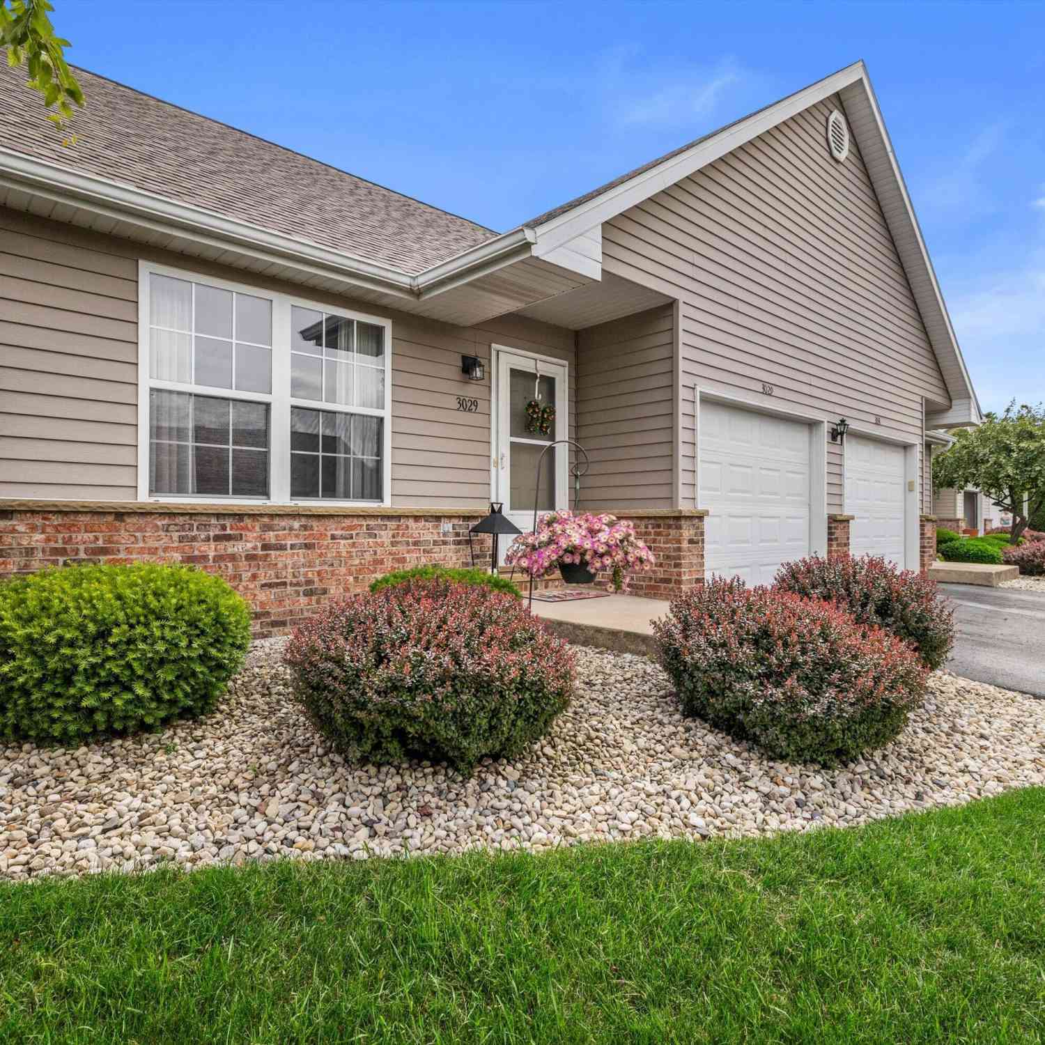 Condo For Sale - 3029 25th<br/> Kenosha, WI 53144