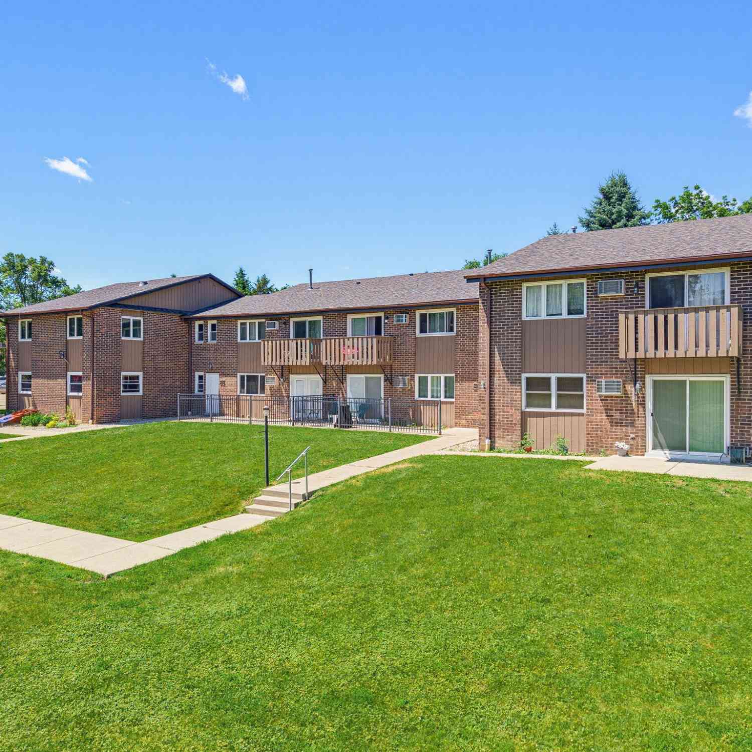 Condo For Sale - 420 Racine #103<br/> Waterford, WI 53185