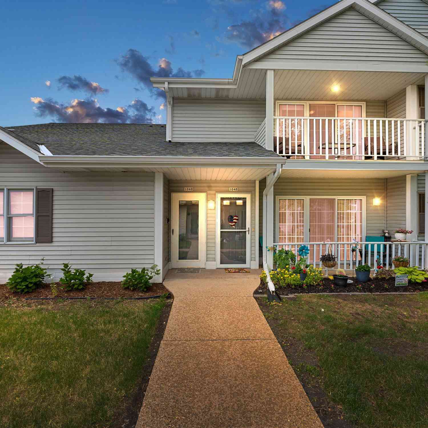 Condo For Sale - 104 Bur Oak #D<br/> Ozaukee County, Grafton, WI 53024