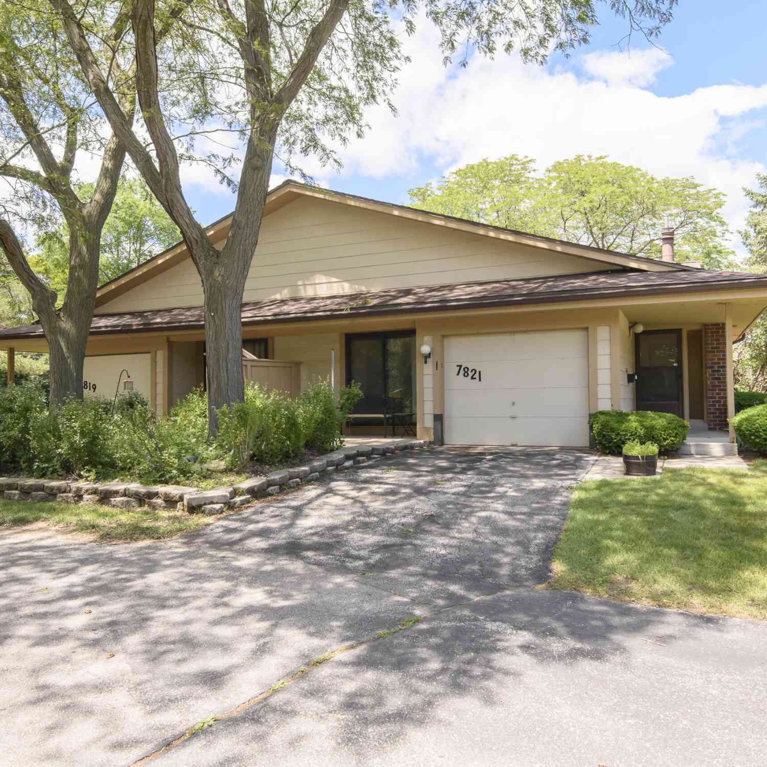 Condo For Sale - 7821 W Heather<br/> Milwaukee, WI 53223