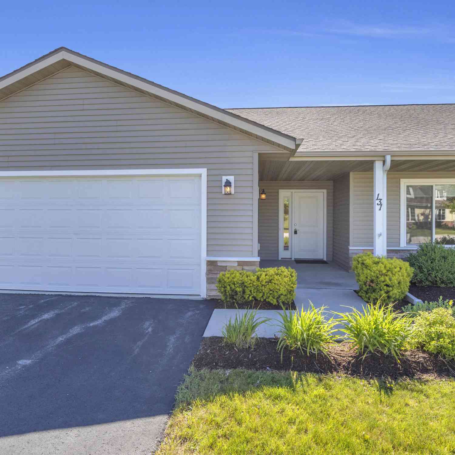 Condo For Sale - 131 Sarahs<br/> Sheboygan Falls, WI 53085