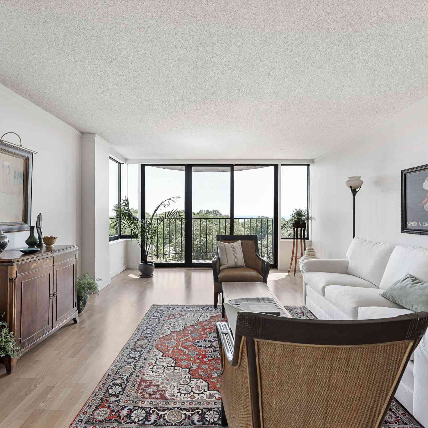 Condo For Sale - 929 N Astor #608<br/> Milwaukee, WI 53202