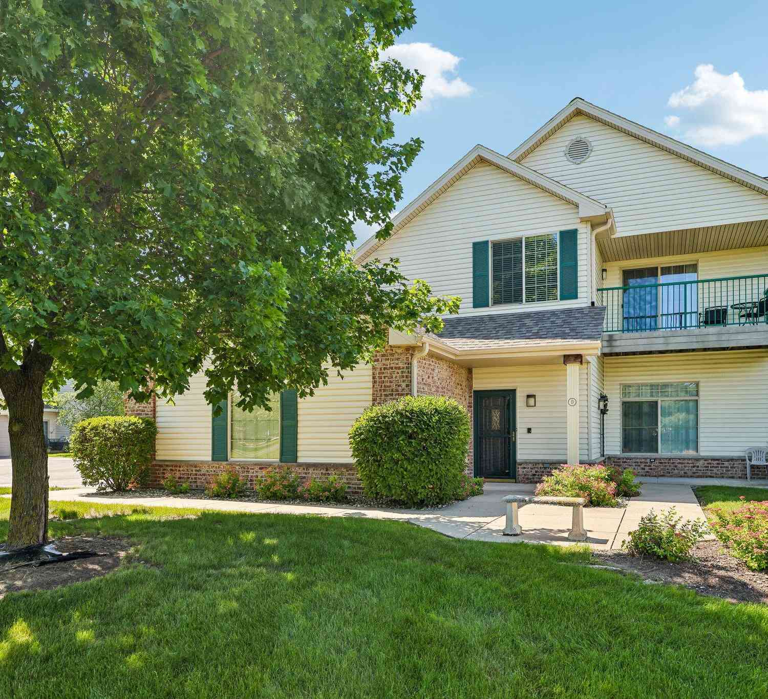 Condo For Sale - 118 Pheasant #D<br/> Jefferson County, Johnson Creek, WI 53038