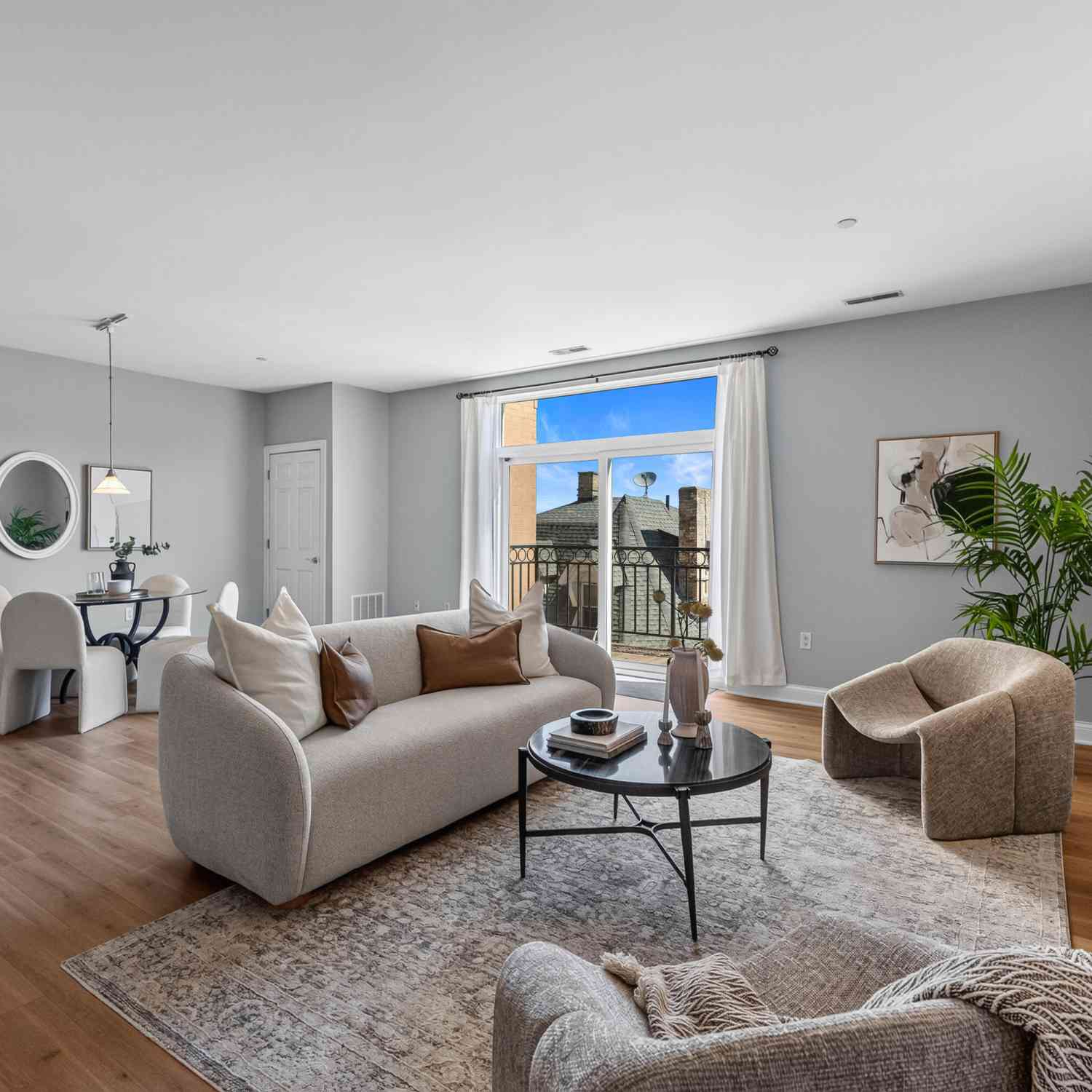 Condo For Sale - 1920 N Farwell #403<br/> Milwaukee, WI 53202