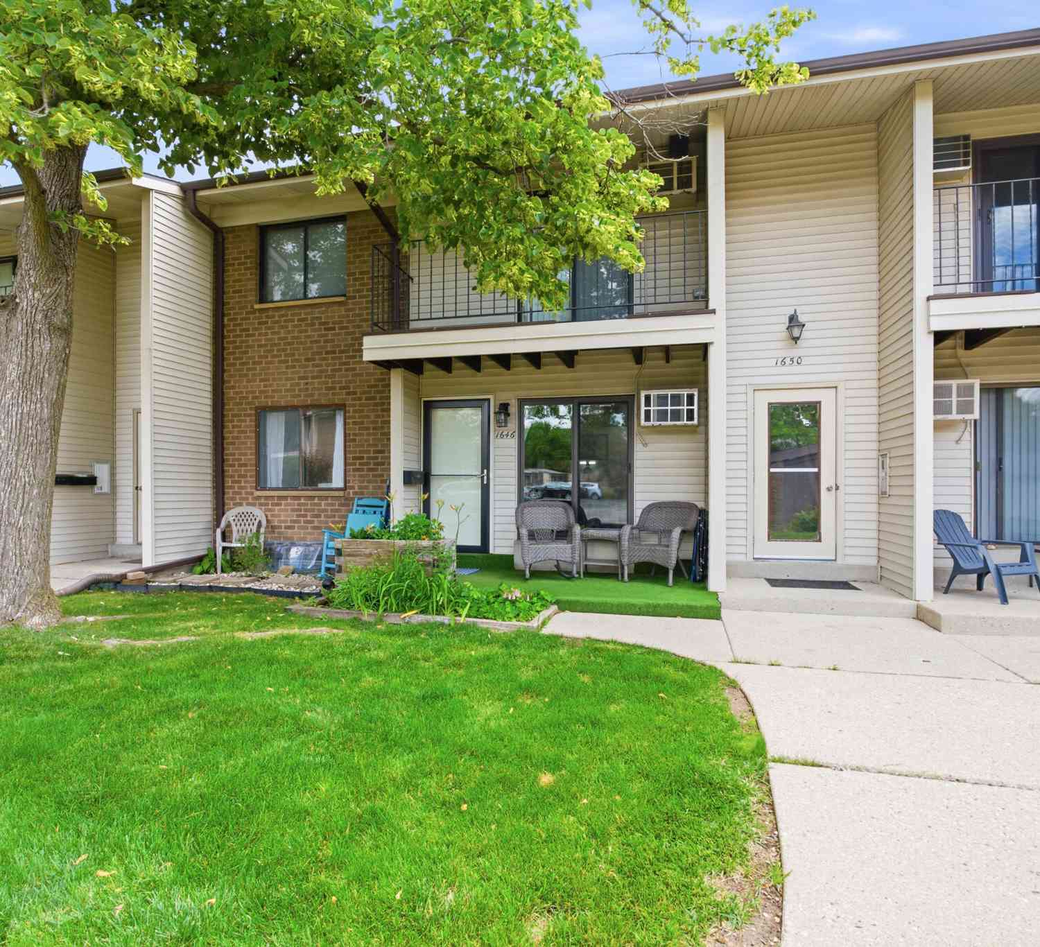 Condo For Sale - 1646 S Carriage #2<br/> Waukesha County, New Berlin, WI 53151
