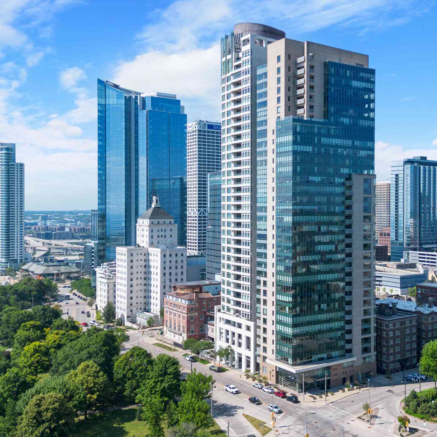 Condo For Sale - 923 E Kilbourn #2003<br/> Milwaukee County, Milwaukee, WI 53202