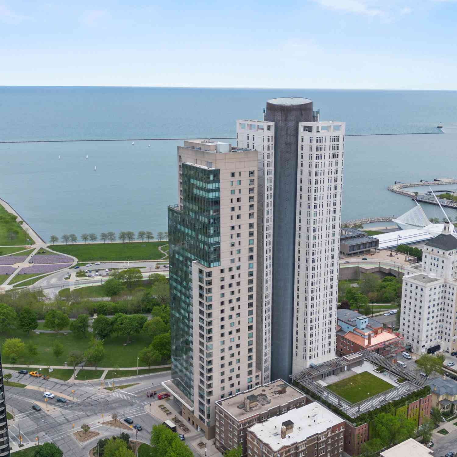 Condo For Sale - 923 E Kilbourn #1803<br/> Milwaukee, WI 53202