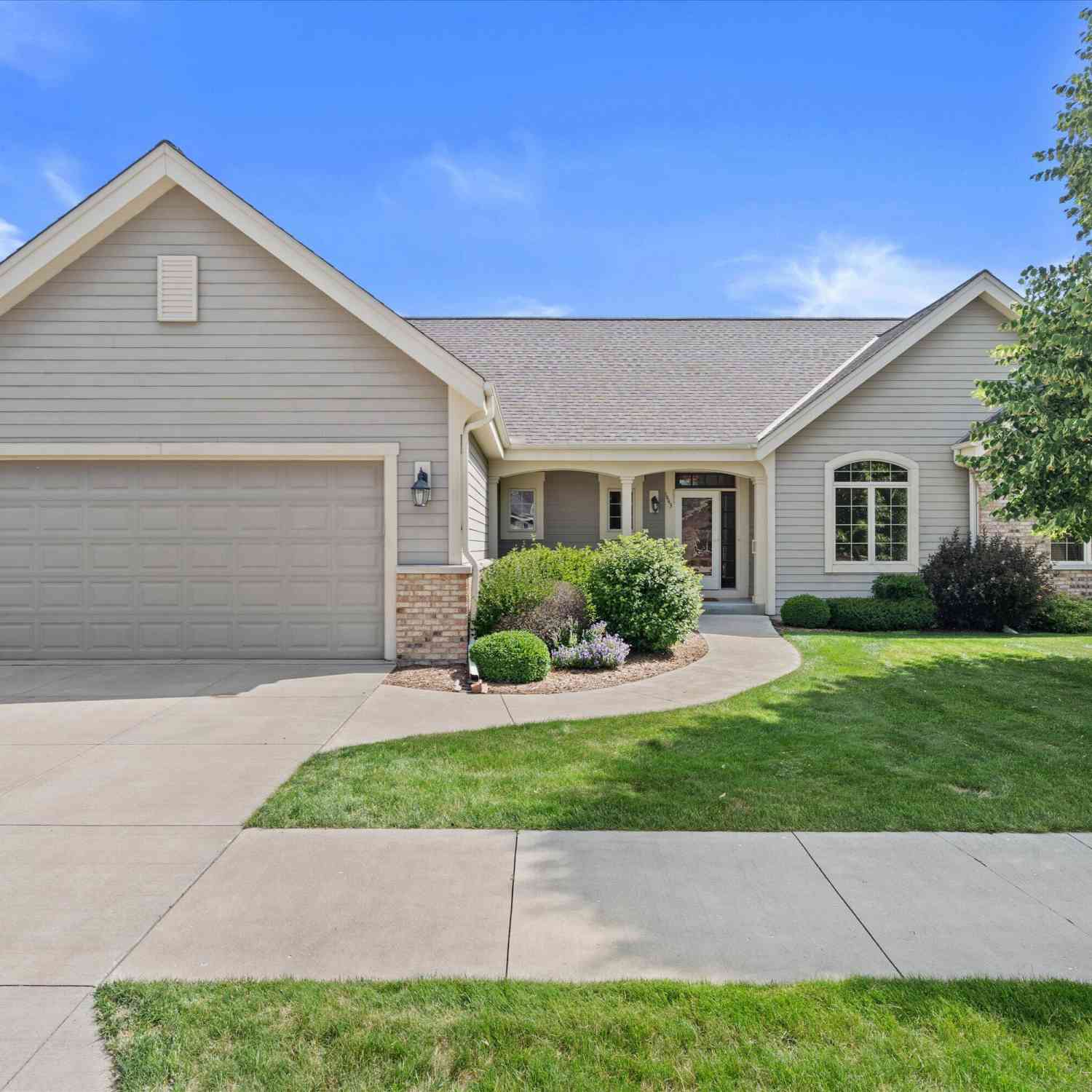 Condo For Sale - 1443 Hidden Waters<br/> Washington County, West Bend, WI 53095