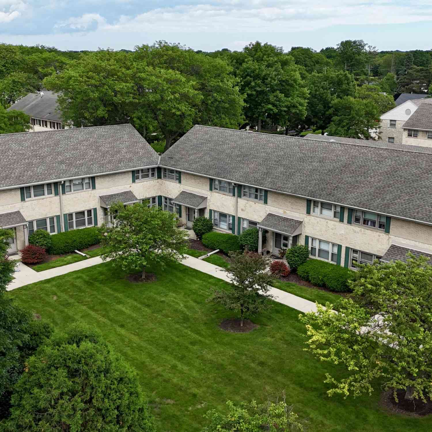 Condo For Sale - 4918 N Shoreland<br/> Milwaukee County, Whitefish Bay, WI 53217