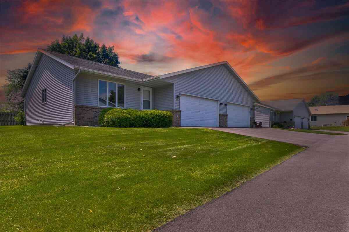 Condo For Sale - 914 Northern Sands<br/> La Crosse County, Onalaska, WI 54650