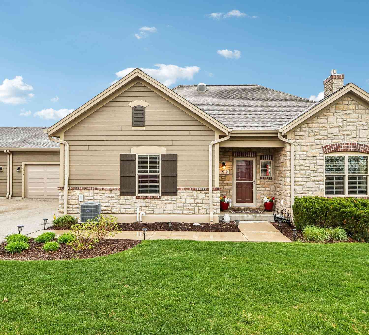 Condo For Sale - 1016 Ann Marie<br/> Oconomowoc, WI 53066