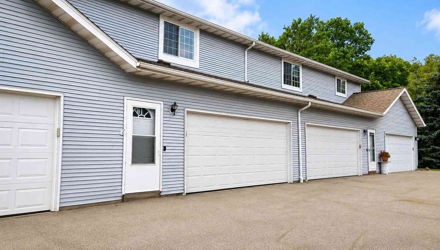 Condo For Sale - 501 Slinger #E 2<br/> Slinger, WI 53086