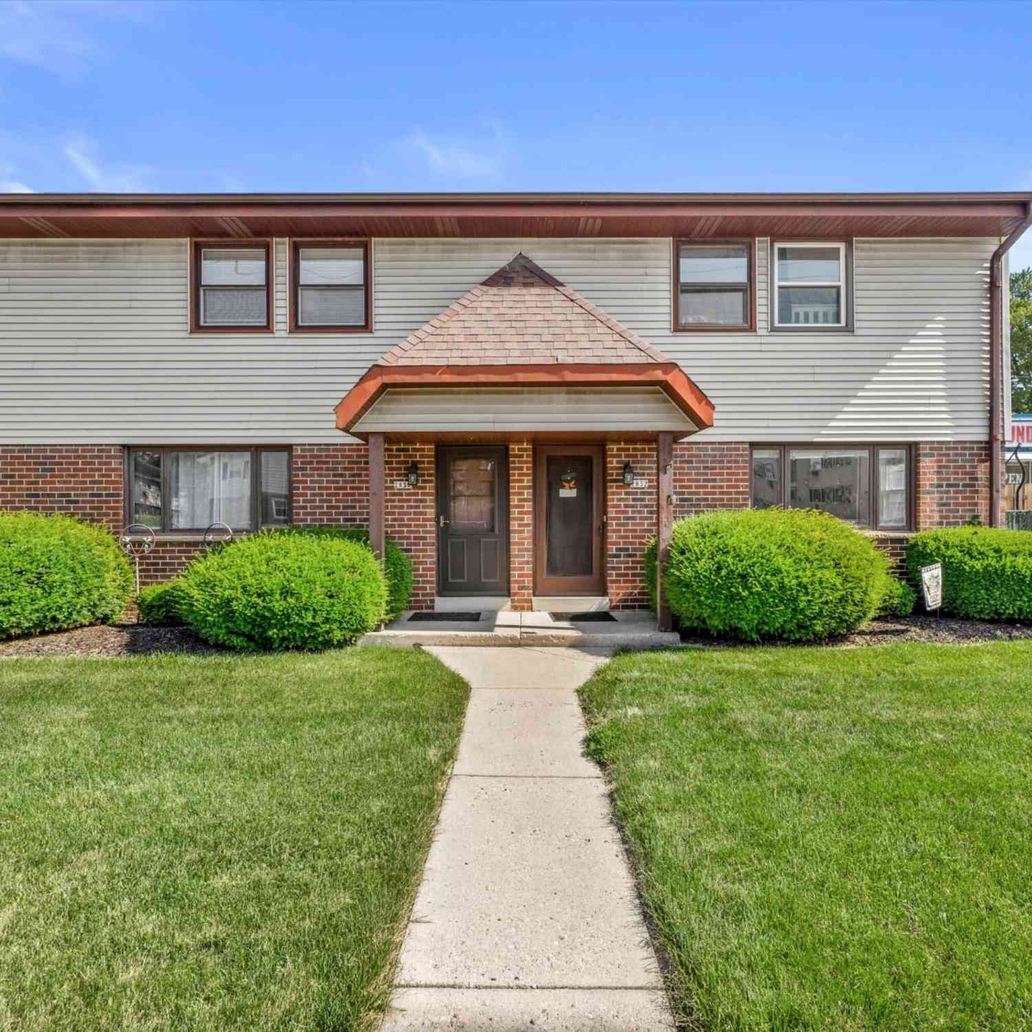 Condo For Sale - 2832 E Grange #2832<br/> Milwaukee County, Cudahy, WI 53110