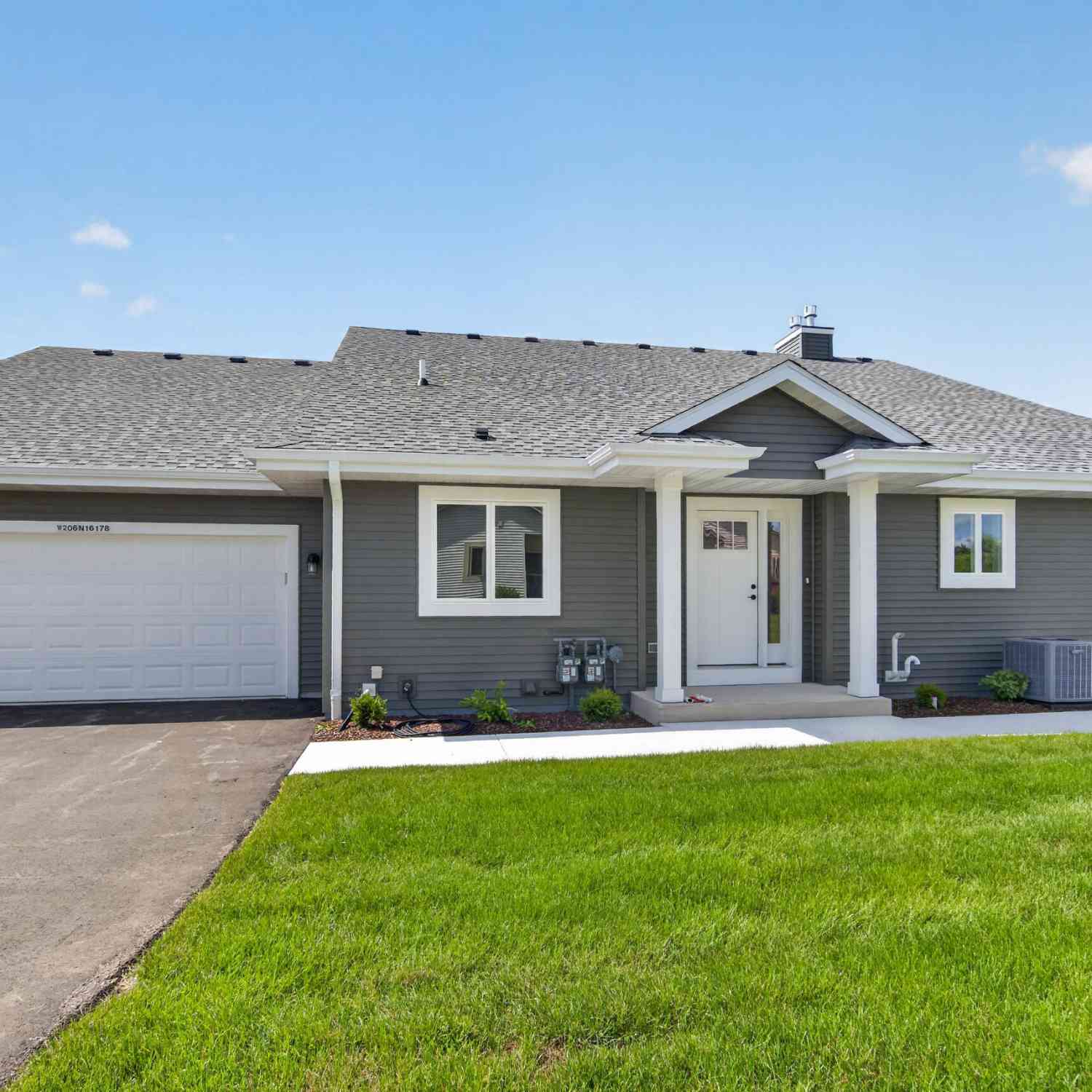 Condo For Sale - W206N16178 Stonebrook<br/> Washington County, Jackson, WI 53037