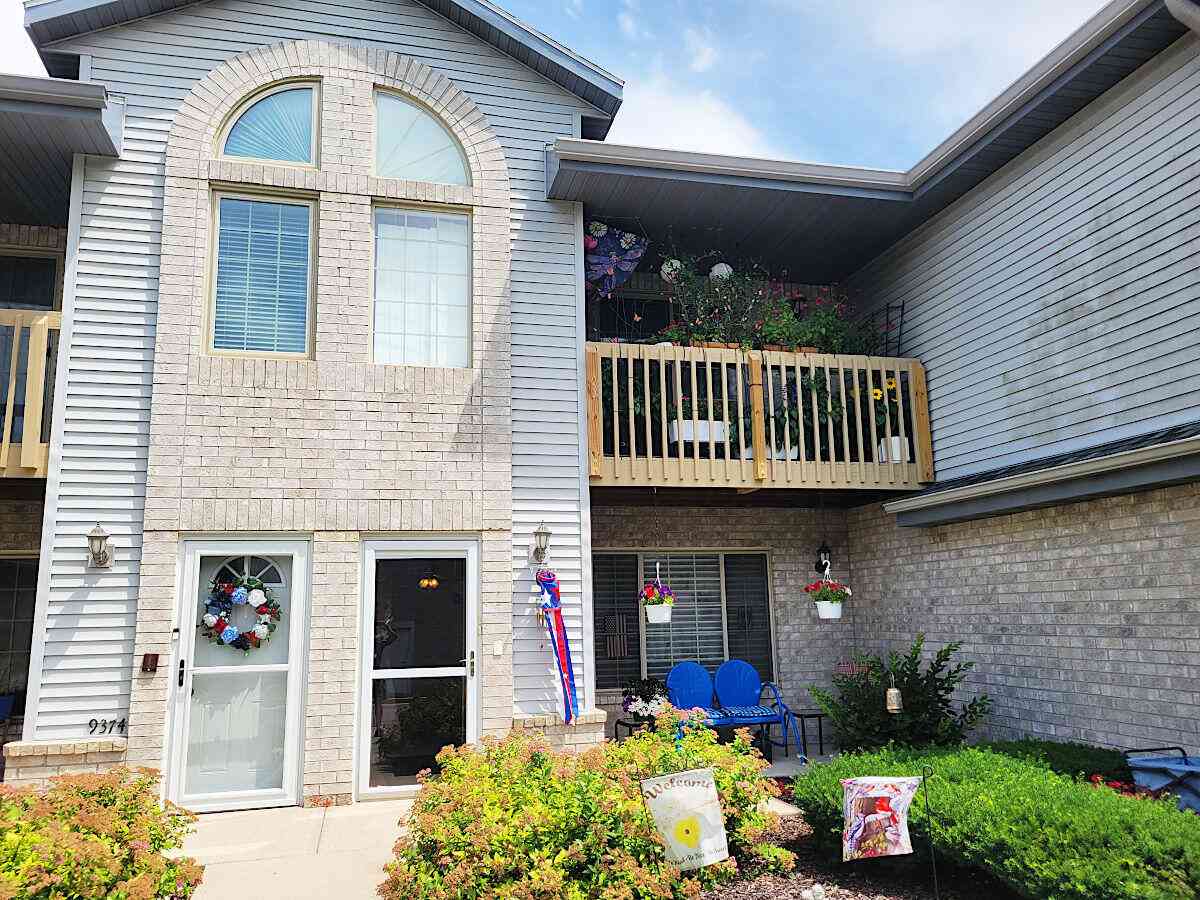 Condo For Sale - 9374 W Loomis #7<br/> Milwaukee County, Franklin, WI 53132