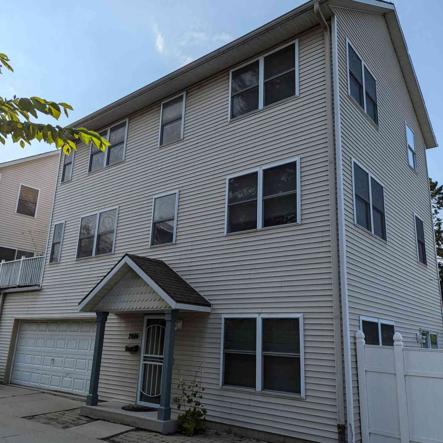 Condo For Sale - 2686 N Humboldt<br/> Milwaukee County, Milwaukee, WI 53212