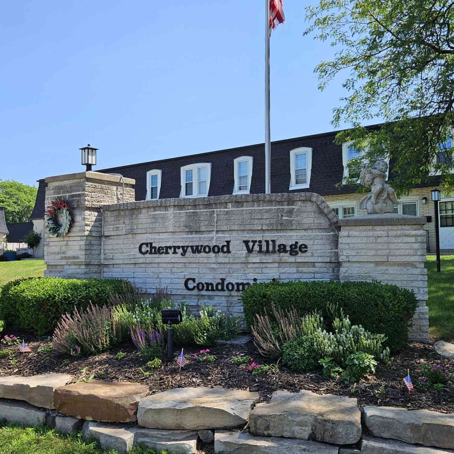 Condo For Sale - 9500 N Green Bay #301<br/> Milwaukee County, Brown Deer, WI 53209