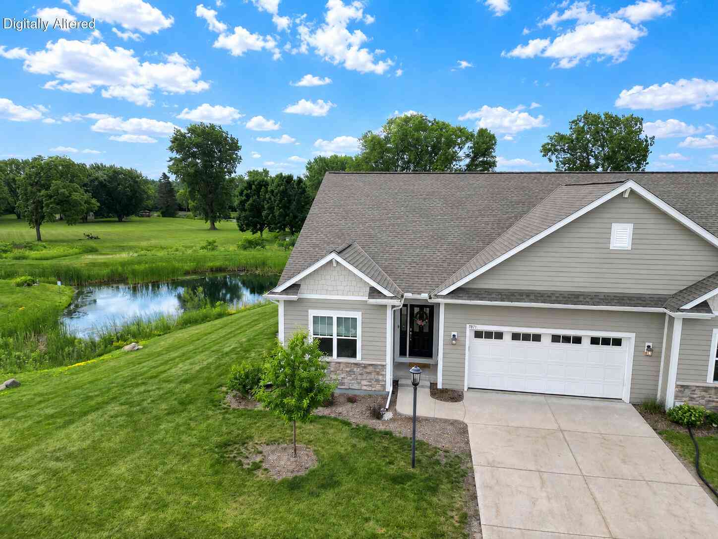 Condo For Sale - 7871 W Park Circle<br/> Franklin, WI 53132