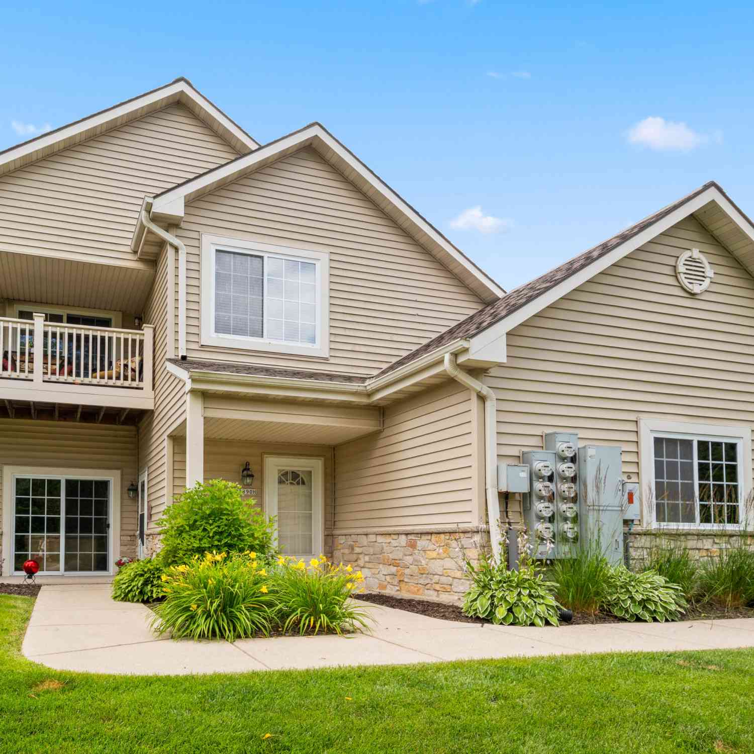 Condo For Sale - 21890 N Weather Edge #H<br/> Lannon, WI 53046