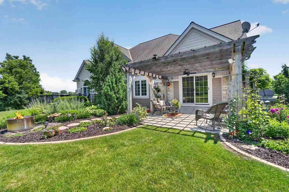 Condo For Sale - W162N5533 Westwind<br/> Waukesha County, Menomonee Falls, WI 53051