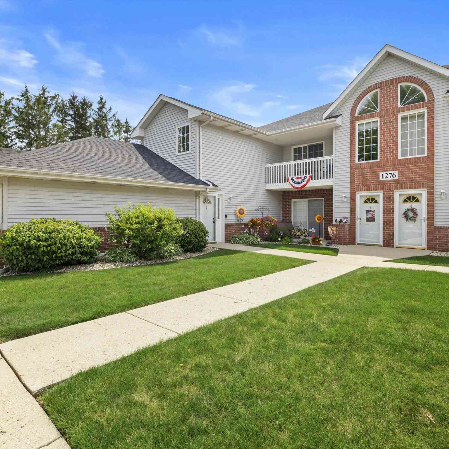 Condo For Sale - 1276 Village Centre #7<br/> Kenosha County, Somers, WI 53144