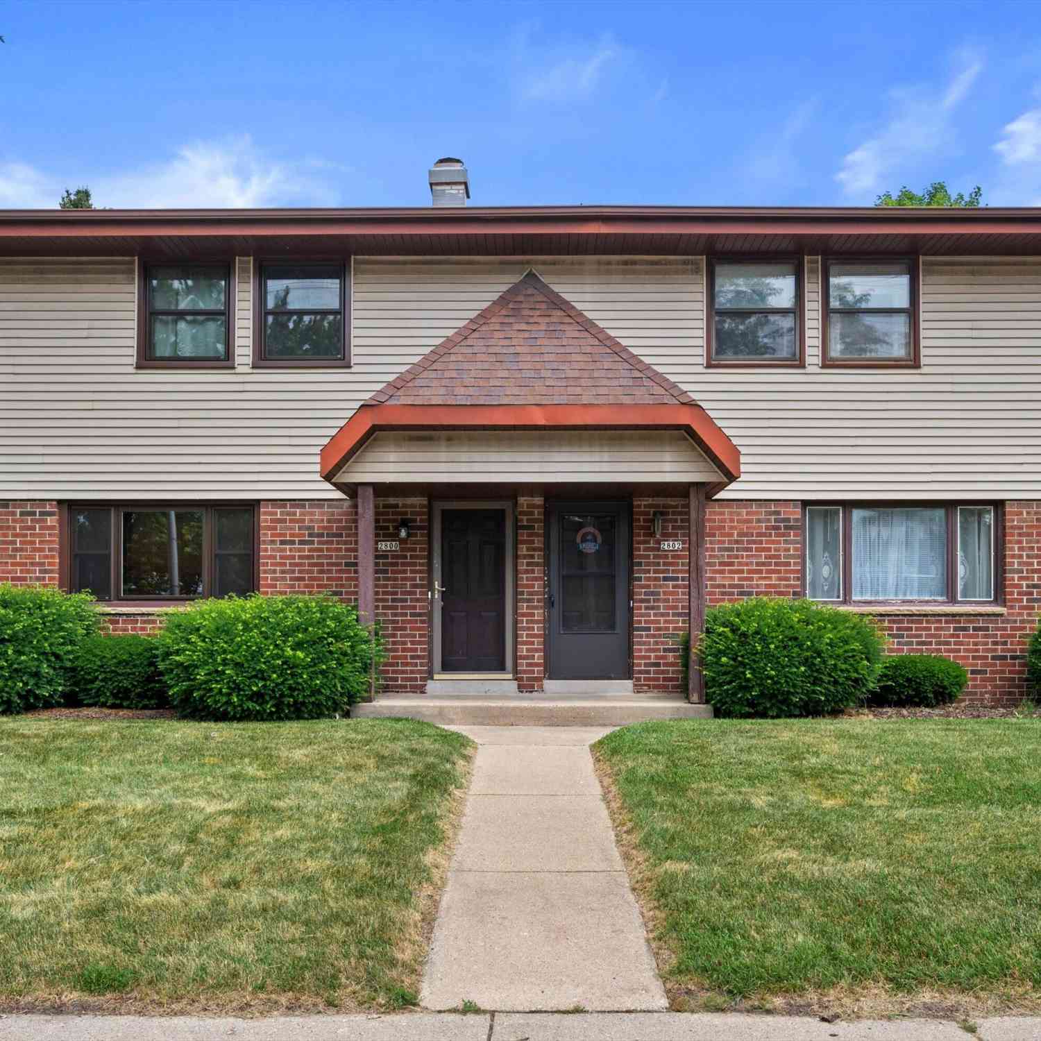 Condo For Sale - 2800 E Grange<br/> Cudahy, WI 53110