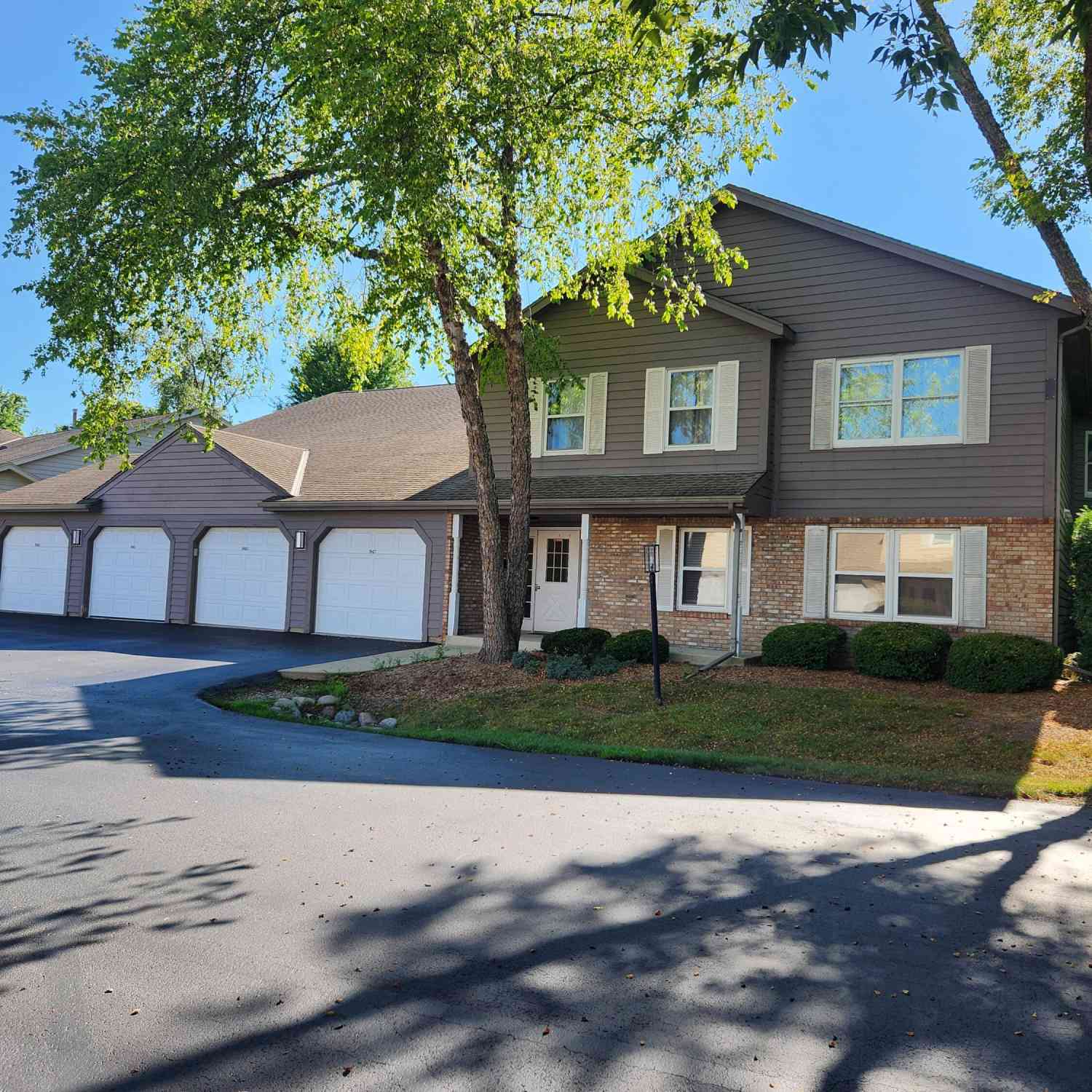 Condo For Sale - 943 Crestwood<br/> Burlington, WI 53105