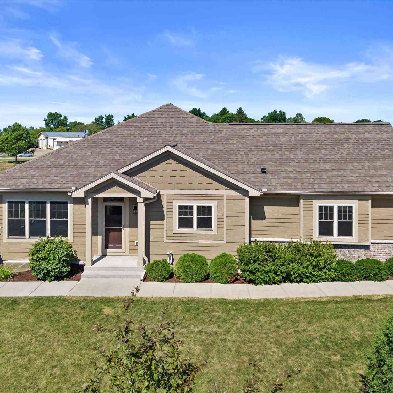 Condo For Sale - 16791 W Wynfield<br/> Waukesha County, New Berlin, WI 53151