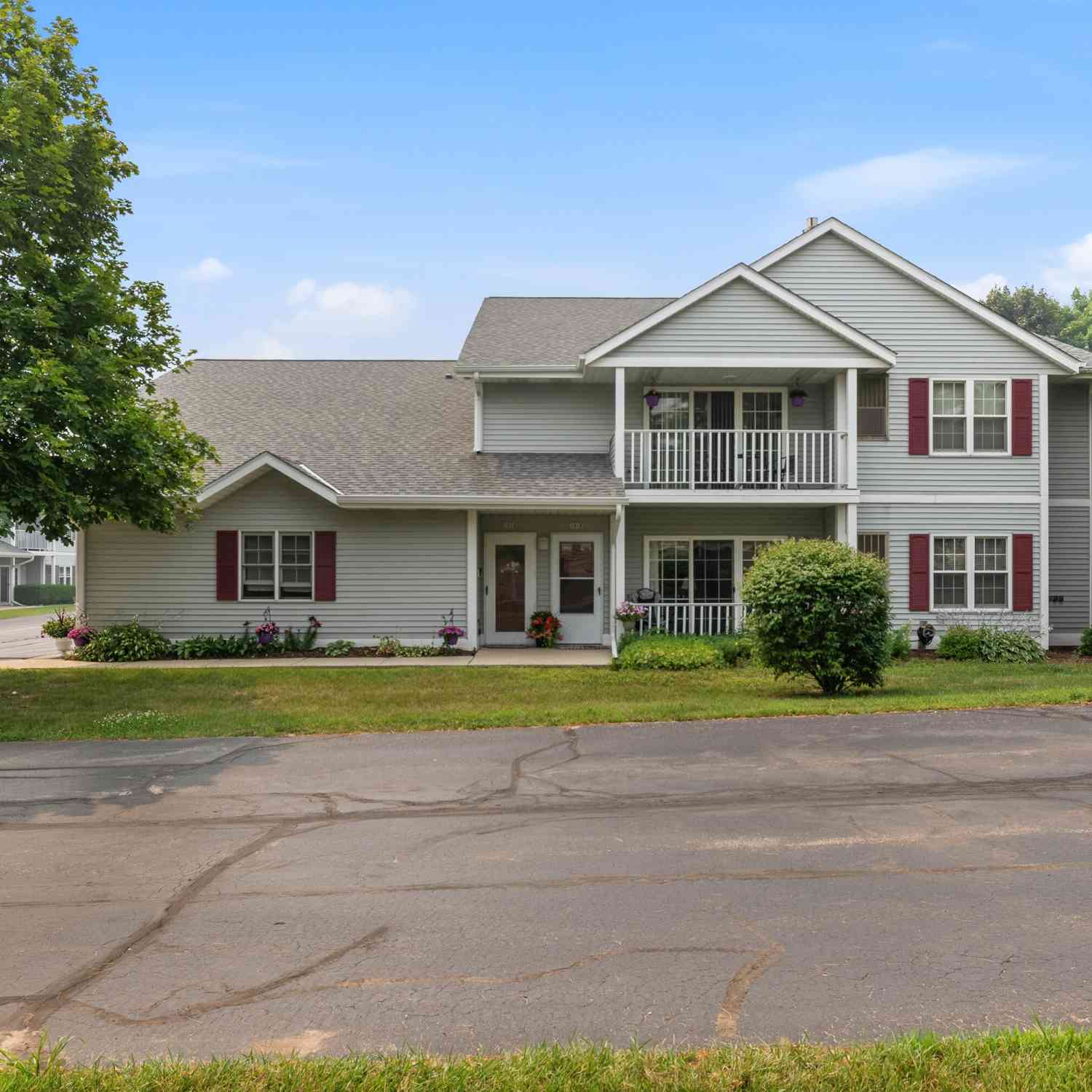 Condo For Sale - 191 Bur Oak #B<br/> Ozaukee County, Grafton, WI 53024