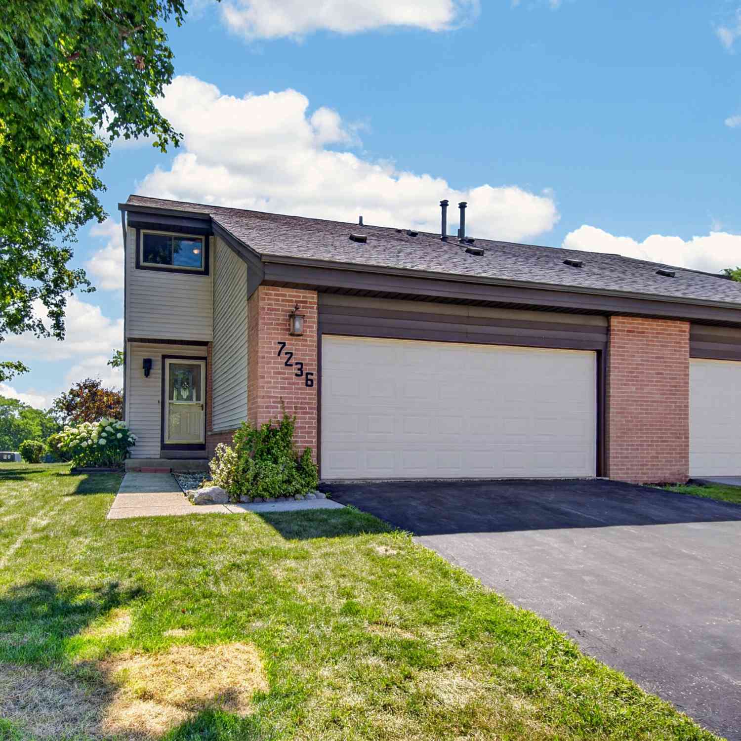 Condo For Sale - 7236 S Delaine #4-7236<br/> Oak Creek, WI 53154