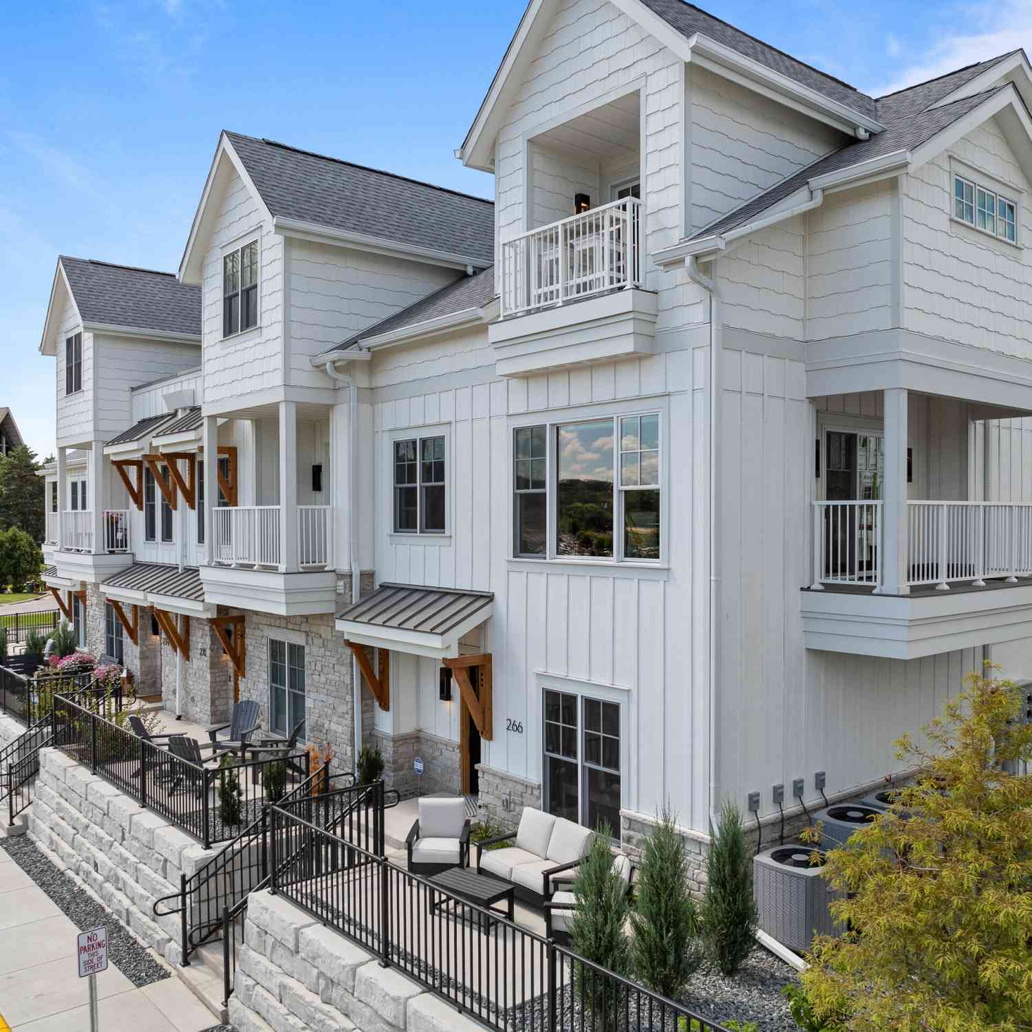 Condo For Sale - 266 High #12<br/> Walworth County, Fontana, WI 53125