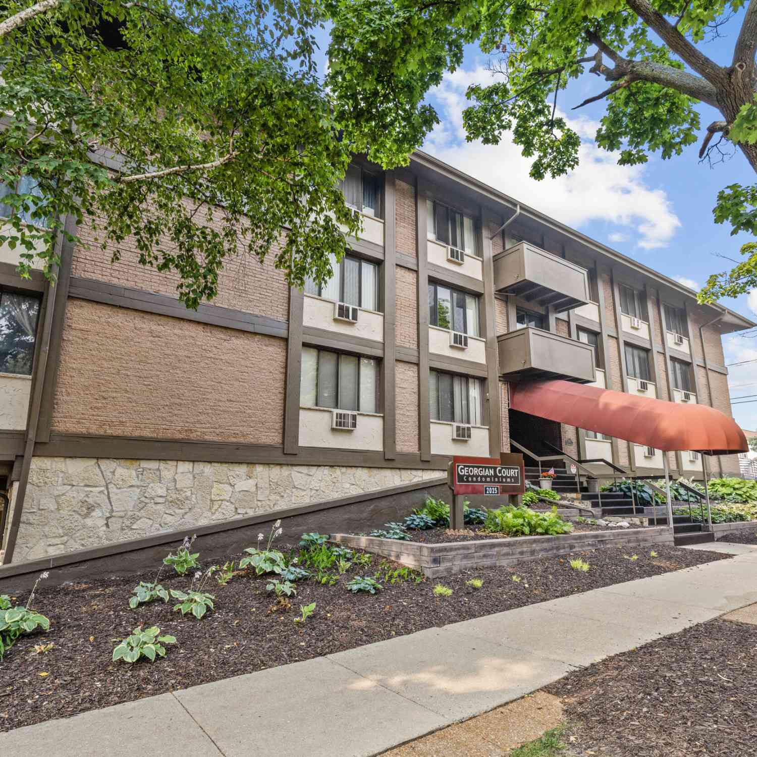 Condo For Sale - 2025 E Greenwich #314<br/> Milwaukee, WI 53211