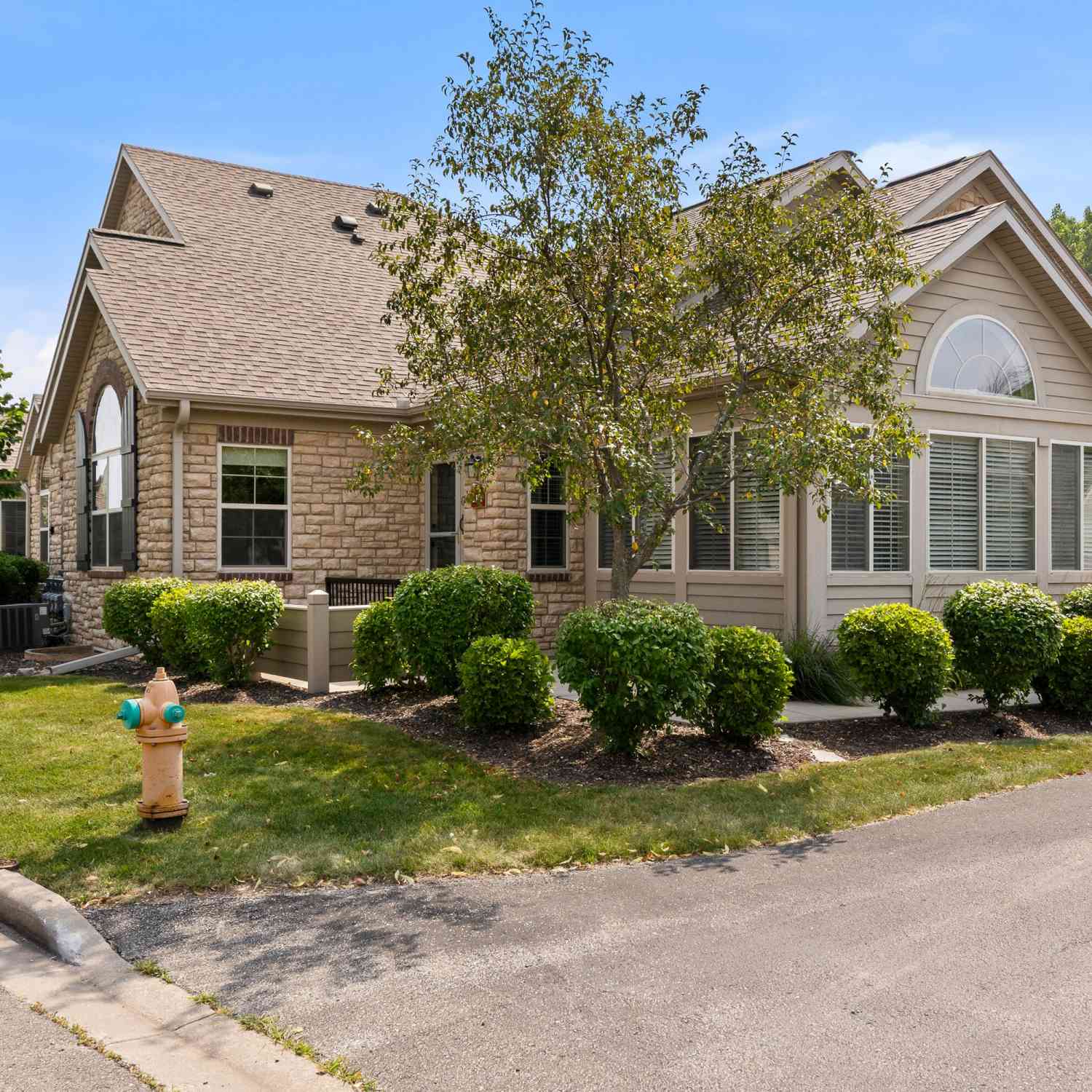 Condo For Sale - 2301 E Sienna<br/> Appleton, WI 54913