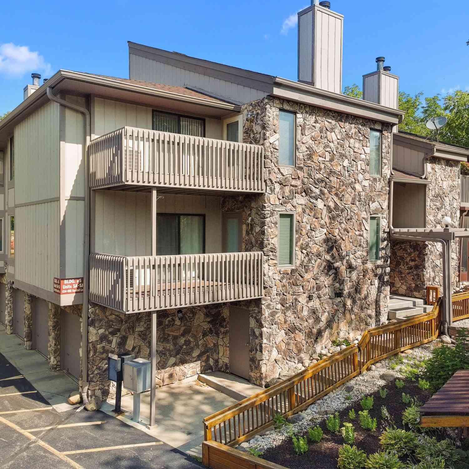 Condo For Sale - 844 Kendall #5F<br/> Lake Geneva, WI 53147