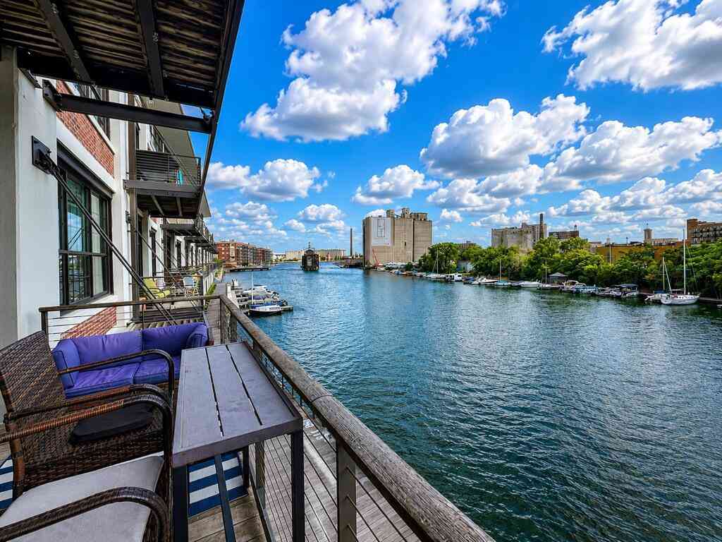 Condo For Sale - 311 E Erie #217<br/> Milwaukee, WI 53202