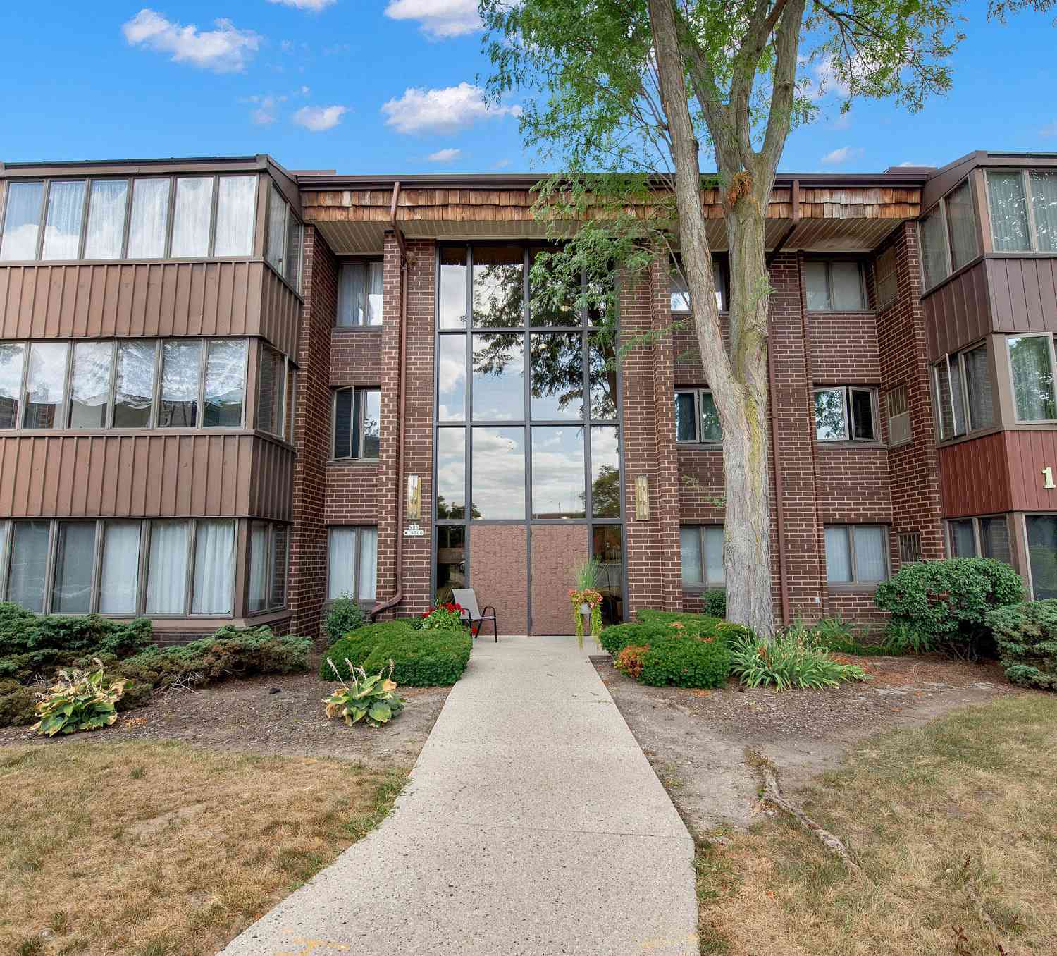 Condo For Sale - N85W15700 Ridge #304<br/> Menomonee Falls, WI 53051
