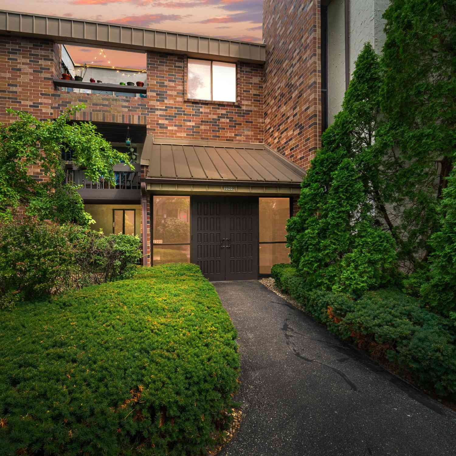 Condo For Sale - 2200 W Good Hope #317<br/> Glendale, WI 53209