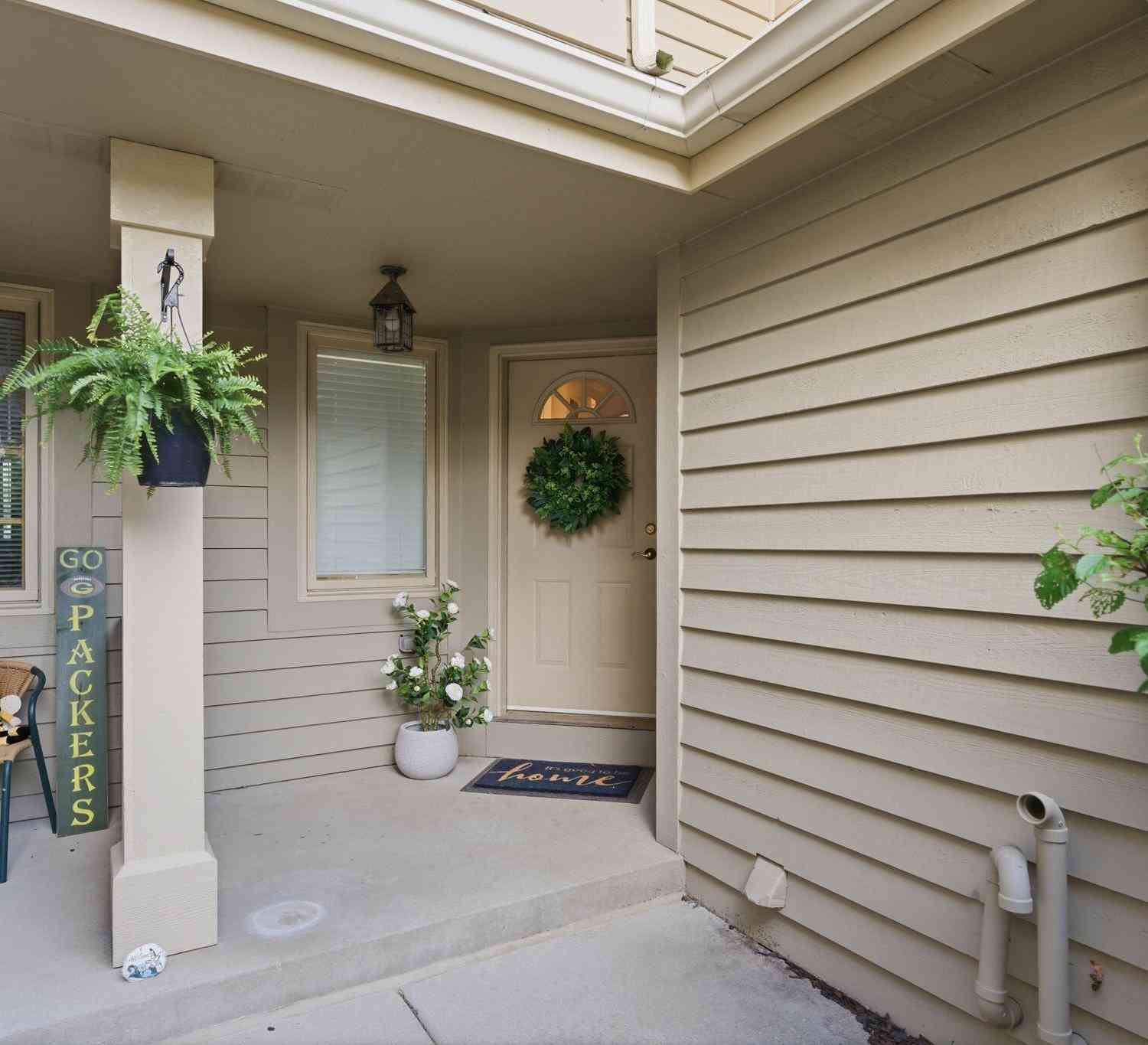 Condo For Sale - W240N2160 Dorchester #11B<br/> Pewaukee, WI 53072
