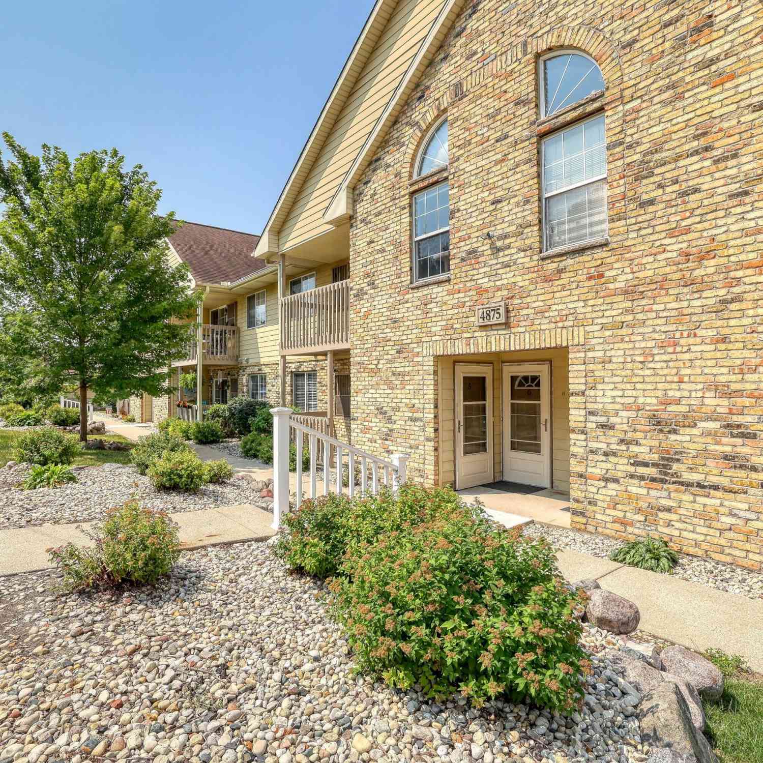 Condo For Sale - 4875 Easy #5<br/> Delafield, WI 53029