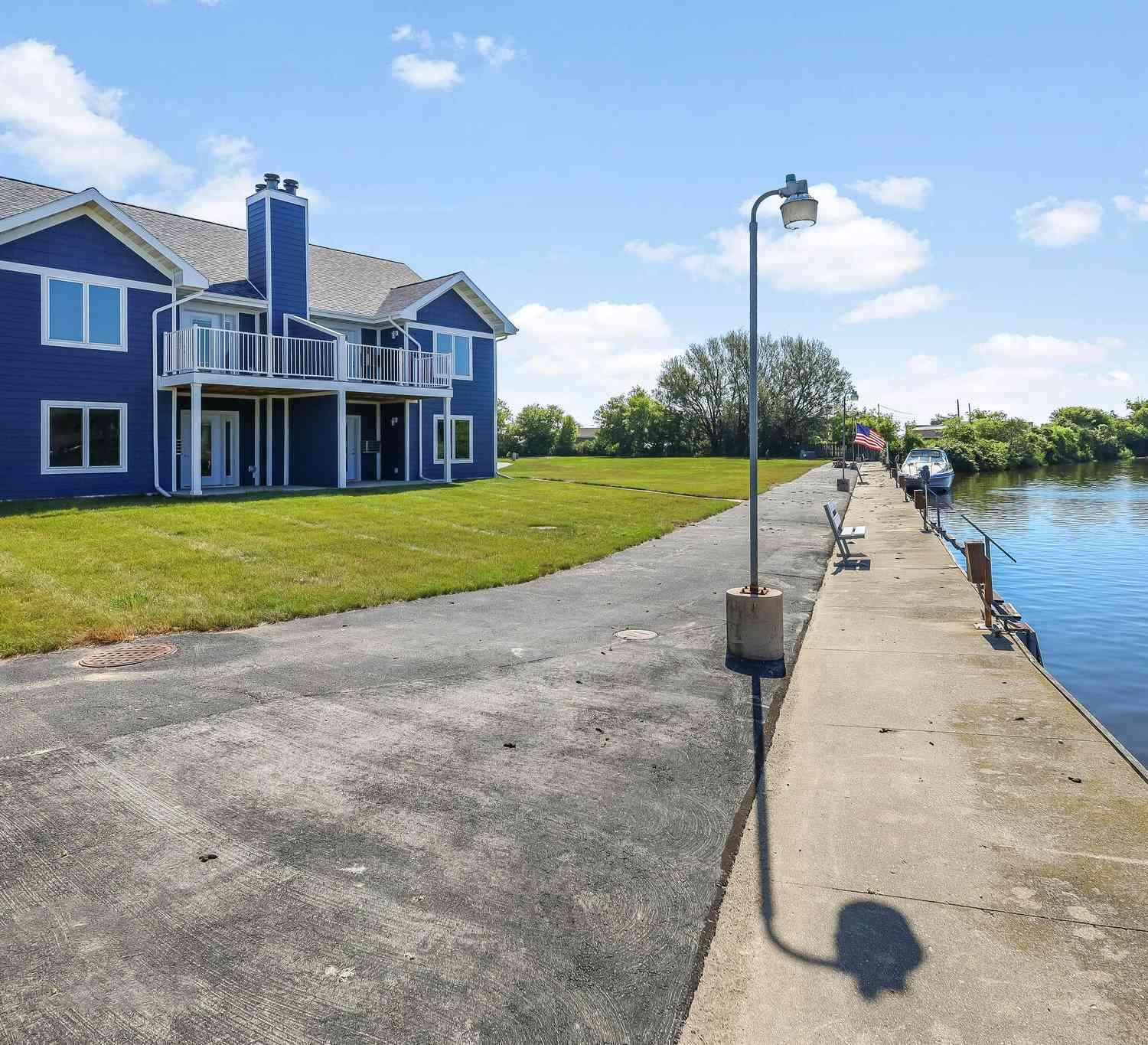 Condo For Sale - 1609 16th #A<br/> Manitowoc County, Two Rivers, WI 54241